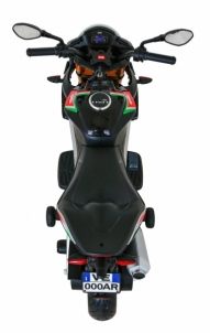 Elektrinis motociklas Aprilia Tuono V4, juodas