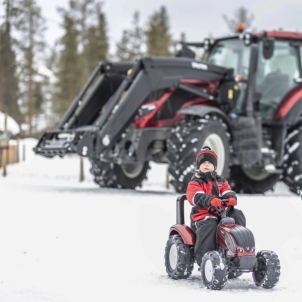 Minamas traktorius su priekaba - Valtra S4, raudonas