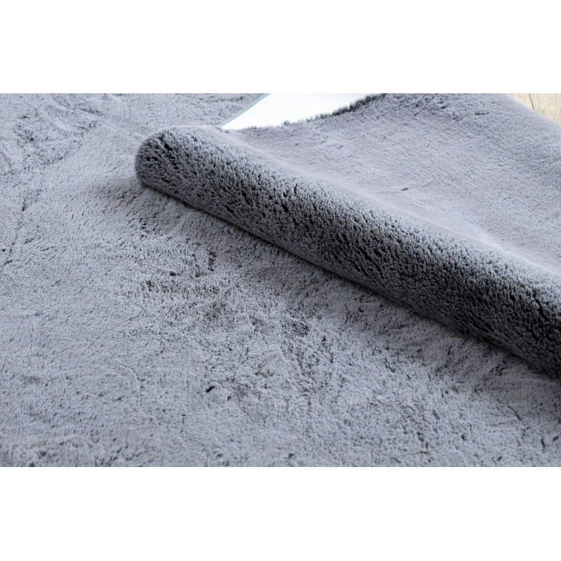 Pilkas kailio imitacijos kilimas LAPIN | 180x270 cm paveikslėlis 12 iš 16