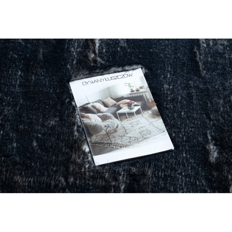 Tamsiai pilkas kailio imitacijos kilimas LAPIN | 133x180 cm paveikslėlis 1 iš 16